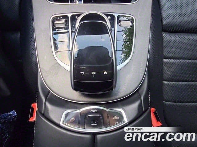Mercedes-Benz E-Class 2021 — Photo 10/20
