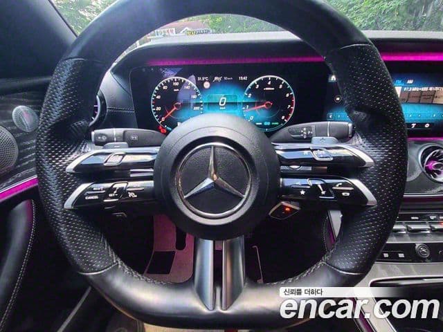 Mercedes-Benz E-Class 2021 — Photo 7/20