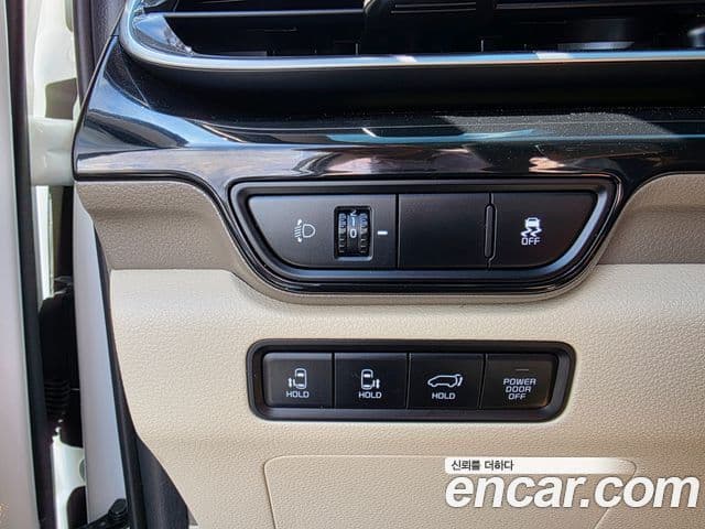 Kia Carnival 2024 — Фото 17/20