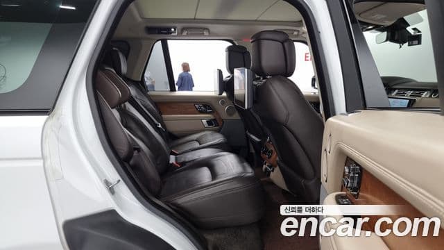 Land Rover Range Rover 2018 — фото 11 из 20