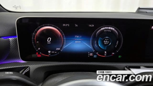 Mercedes-Benz A-Class 2020 — ფოტო 7/20