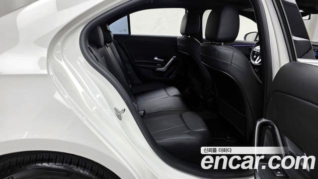 Mercedes-Benz A-Class 2020 — ფოტო 11/20
