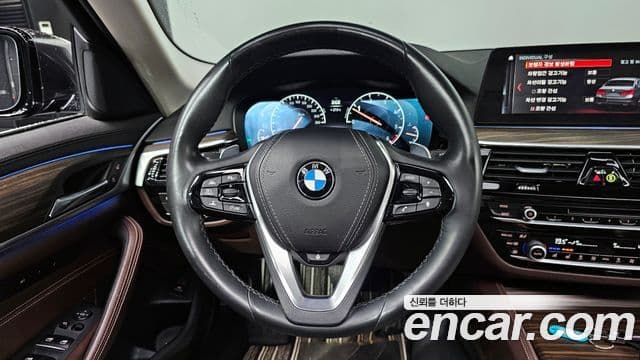 BMW 5 Series 2019 — Фото 13/20