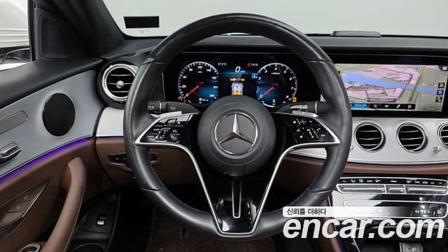 Mercedes-Benz E-Class 2021 — Фото 13/20
