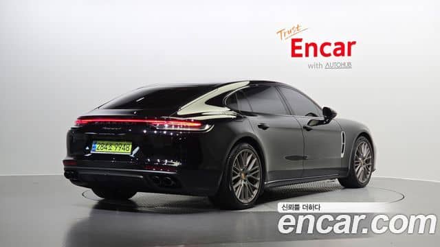 Porsche Panamera, 2021