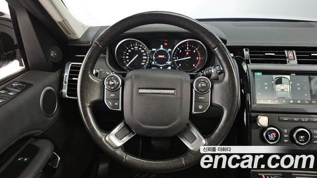 Land Rover Discovery 5 2018 — Photo 6/20