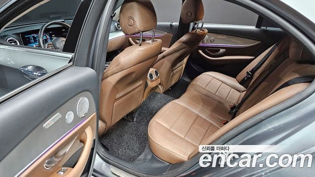 Mercedes-Benz E-Class 2019 — Şəkil 12/20