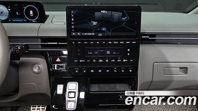 Hyundai Staria 2023 — ფოტო 14/20