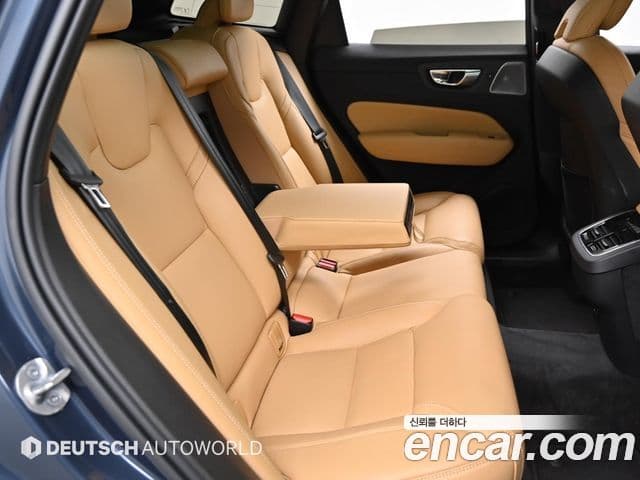 Volvo XC60 2023 — Şəkil 12/20