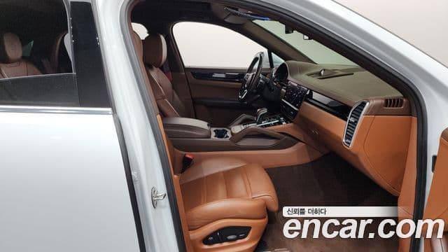 Porsche Cayenne 2022 — Photo 11/20