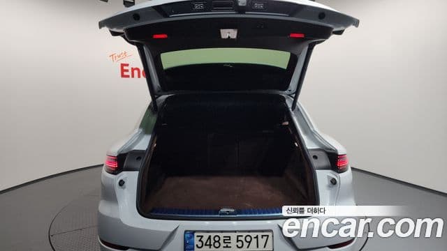 Porsche Cayenne 2022 — Photo 16/20