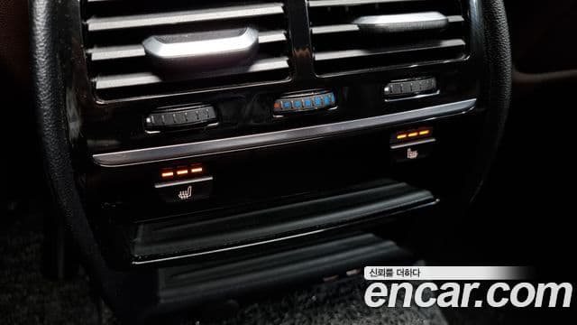 BMW 5 Series 2020 — фото 18 из 20
