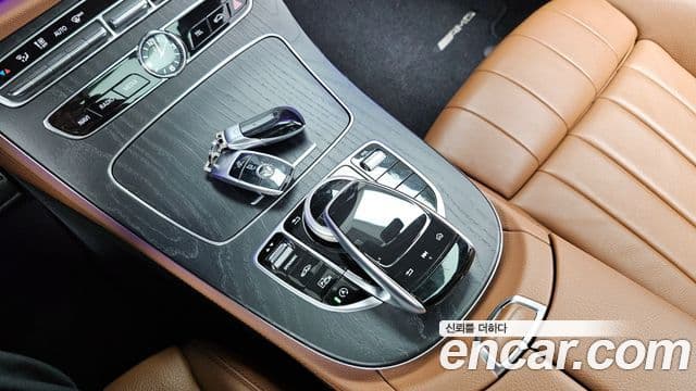Mercedes-Benz E-Class 2019 — Şəkil 19/20