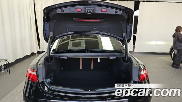 Mercedes-Benz E-Class 2019 — Şəkil 20/20
