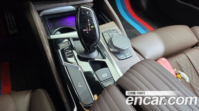 BMW 5 Series 2020 — ფოტო 9/20