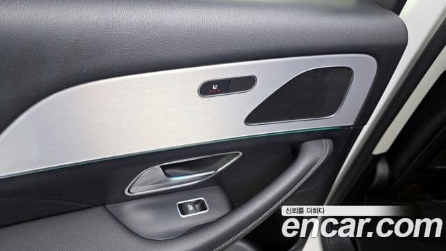 Mercedes-Benz GLE-Class 2019 — Şəkil 18/20