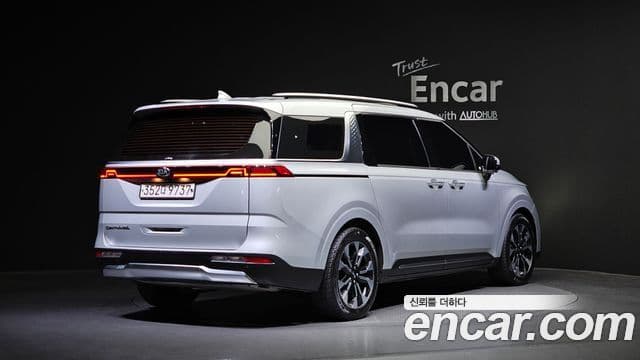 Kia Carnival 2020 — ფოტო 2/20