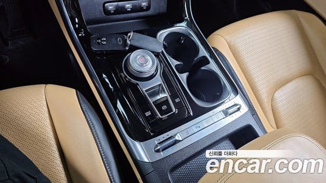 Kia Carnival 2020 — ფოტო 9/20