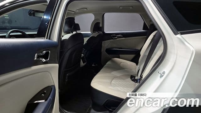 Kia Sportage 2023 — ფოტო 13/20