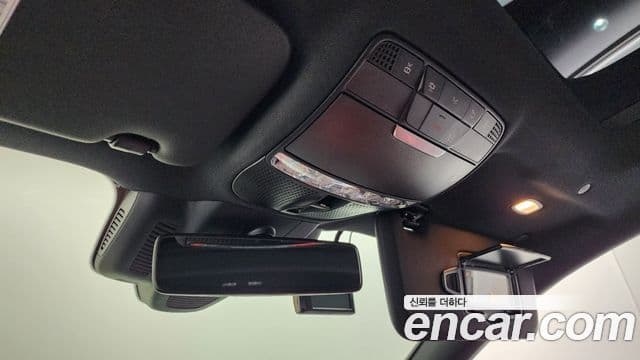 Mercedes-Benz E-Class 2019 — ფოტო 17/20