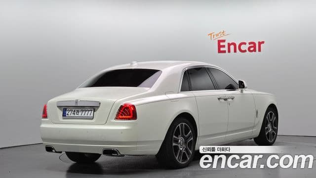 Rolls-Royce Ghost 2020 — ფოტო 2/20