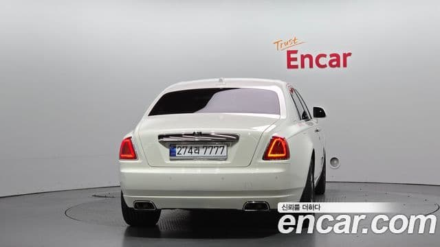 Rolls-Royce Ghost 2020 — фото 4 из 20