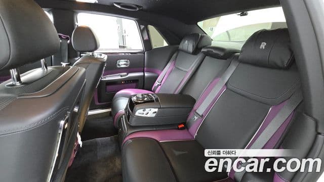 Rolls-Royce Ghost 2020 — ფოტო 12/20