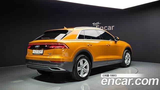 Audi Q7 2021 — ფოტო 2/20