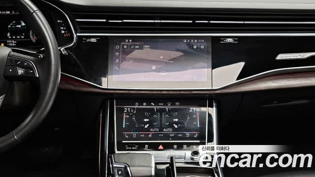 Audi Q7 2021 — ფოტო 15/20