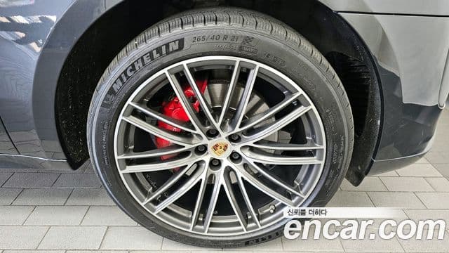 Porsche Macan 2021 — фото 5 из 20