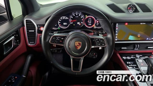 Porsche Cayenne 2020 — ფოტო 12/20