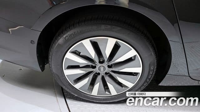 Audi A6 2021 — ფოტო 4/20