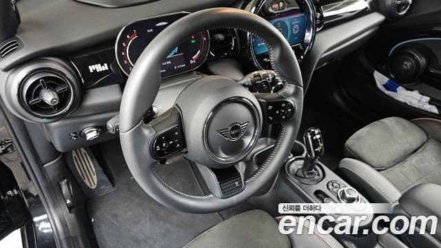 Mini Cooper S 2023 — ფოტო 13/20