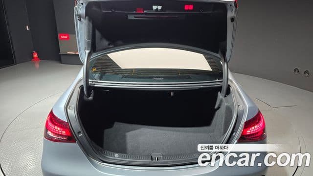 Mercedes-Benz E-Class 2022 — фото 20 из 20