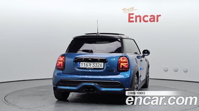 Mini Cooper S 2023 — ფოტო 4/20
