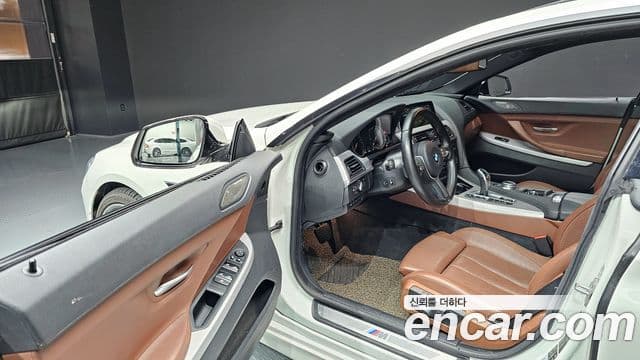BMW 6 Series 2018 — Şəkil 11/20