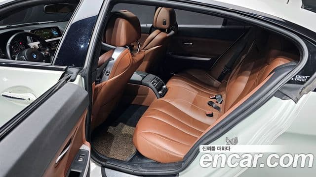 BMW 6 Series 2018 — Şəkil 12/20