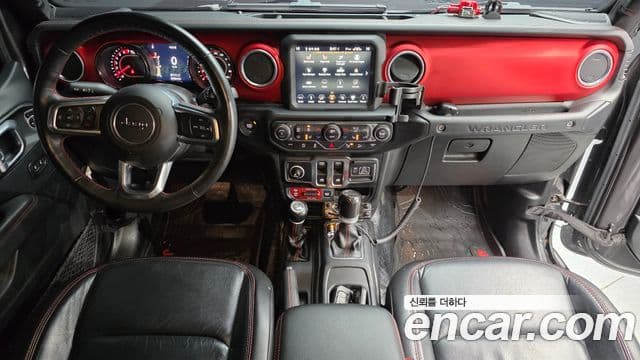 Jeep Wrangler 2019 — ფოტო 7/20