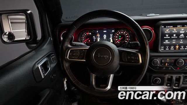 Jeep Wrangler 2019 — ფოტო 13/20