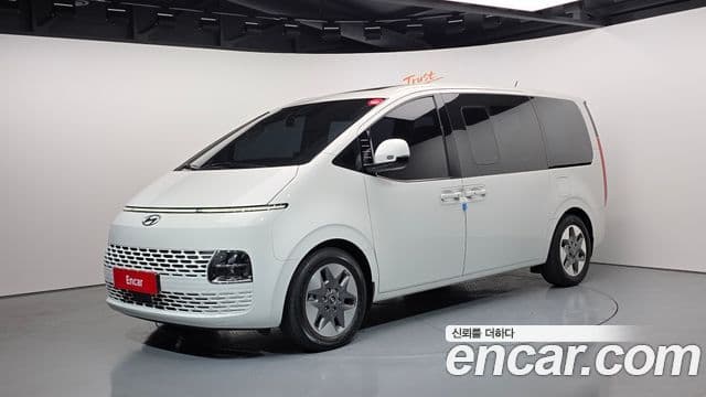 Hyundai Staria 2023 — ფოტო 1/20