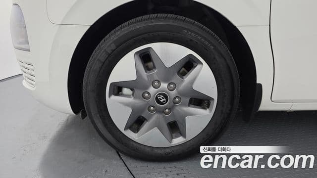 Hyundai Staria 2023 — ფოტო 5/20