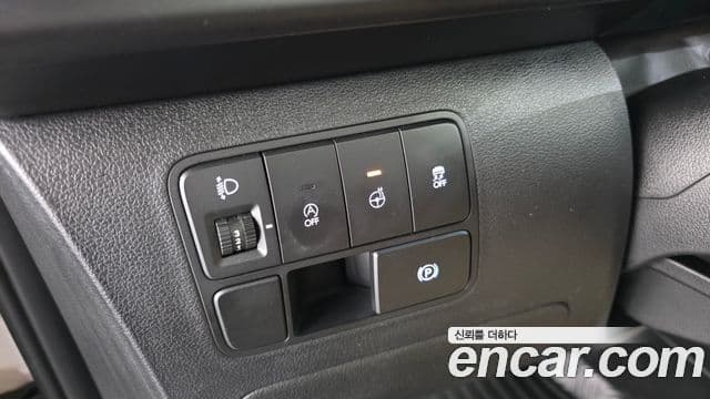 Hyundai Staria 2023 — ფოტო 12/20