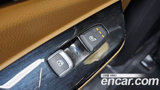 Kia Carnival 2020 — ფოტო 19/20