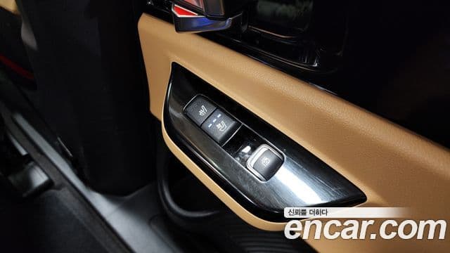 Kia Carnival 2023 — Фото 19/20
