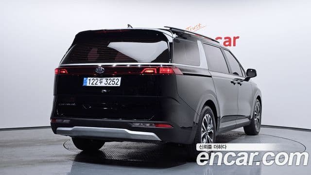 Kia Carnival 2021 — ფოტო 2/20