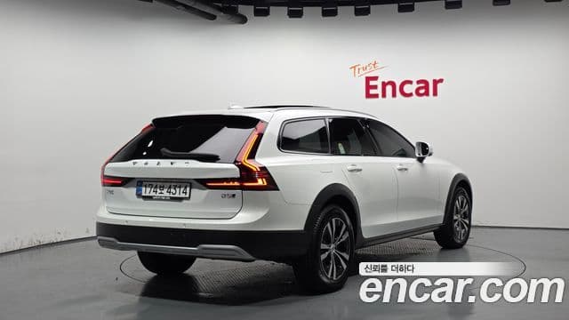 Volvo V90 Cross Country 2025 — Şəkil 2/20