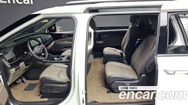 Kia Carnival 2024 — ფოტო 8/20