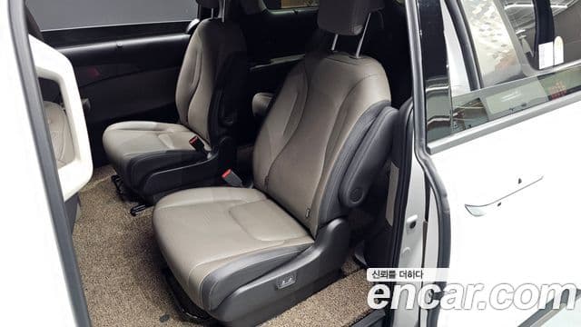 Kia Carnival 2024 — фото 12 из 20