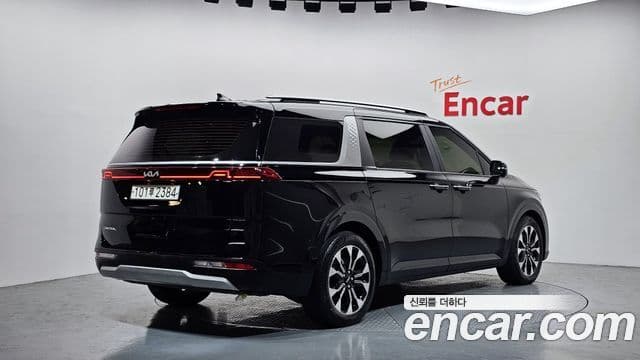 Kia Carnival 2022 — ფოტო 2/20