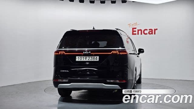 Kia Carnival 2022 — фото 4 из 20
